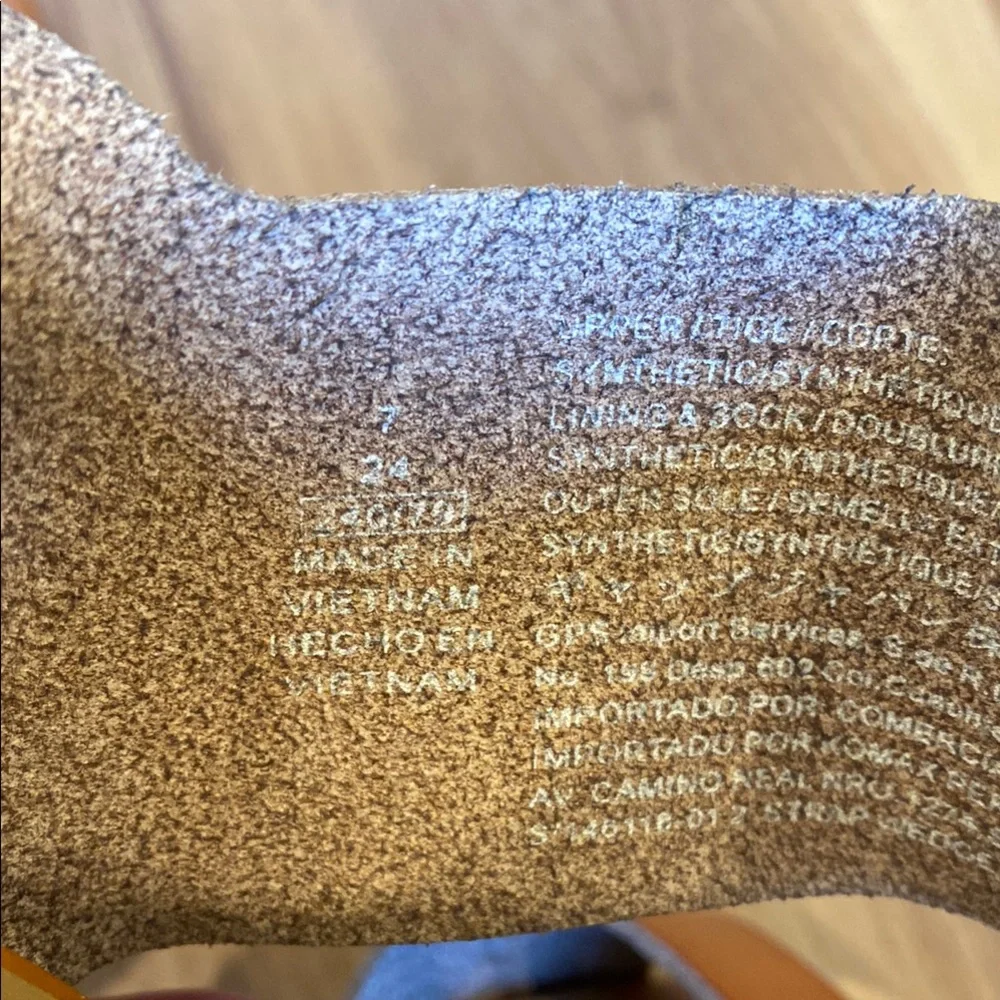 Old Navy Brown Orange Wide strap Pleather Wedge Heel Sandals w Buckle - Picture 8 of 11